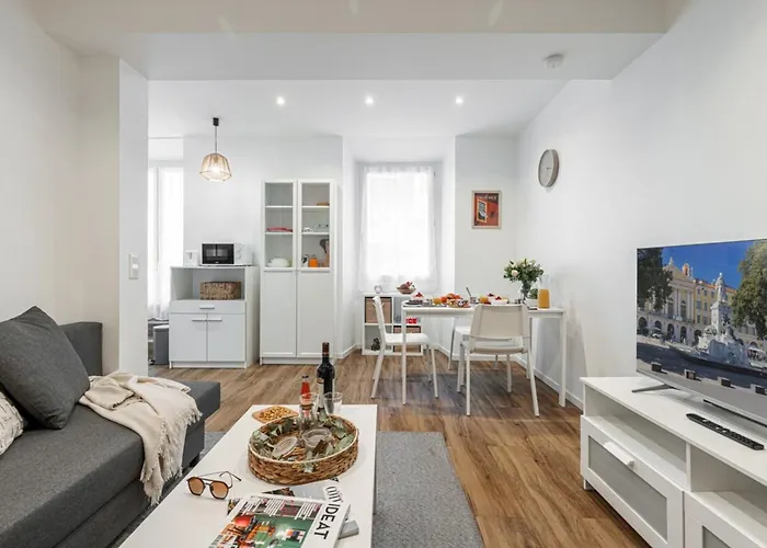 Mari 71 - Unique Apt Near Sea